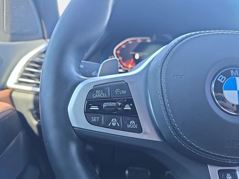 Used 2022 BMW X5 xDrive40i w/ M Sport Package AWD/4WD image 17