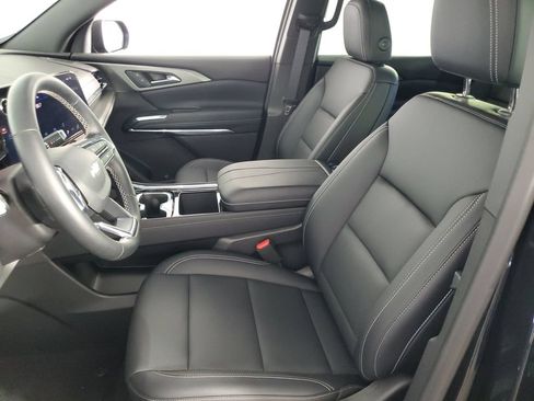 Used 2026 Chevrolet Traverse LT w/ Sun and Wheel Package FWD image 12