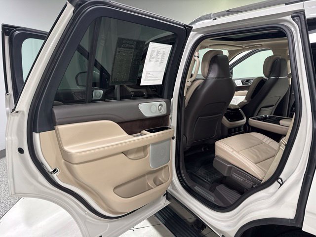 Used 2022 Lincoln Navigator Reserve AWD/4WD image 25