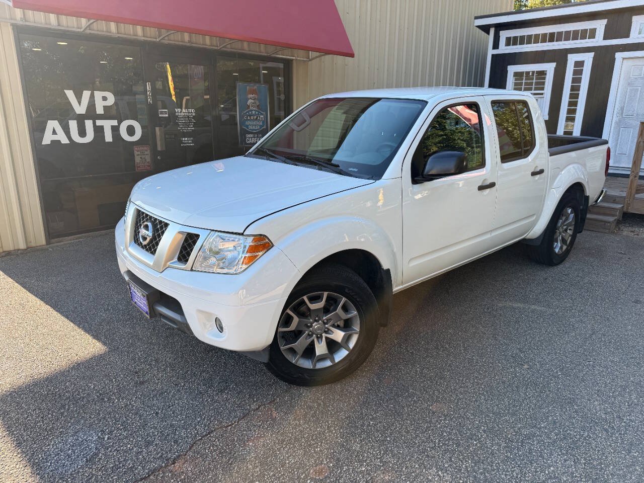 Used 2020 Nissan Frontier SV RWD image 1