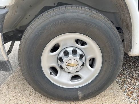 New 2025 Chevrolet Express 3500 w/ Power Convenience Package image 30