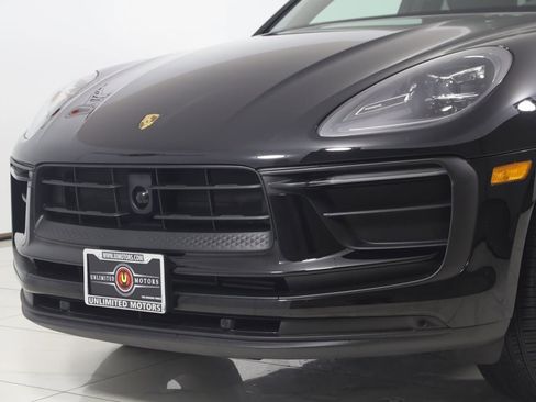 Used 2025 Porsche Macan image 62