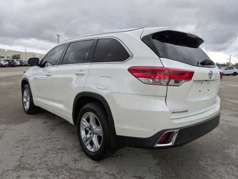 Used 2017 Toyota Highlander Limited image 7