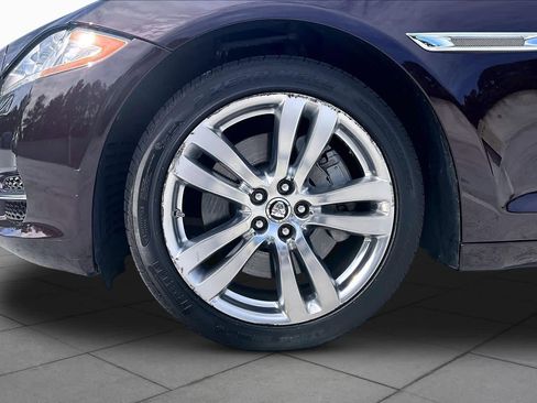 Used 2013 Jaguar XJ RWD image 10