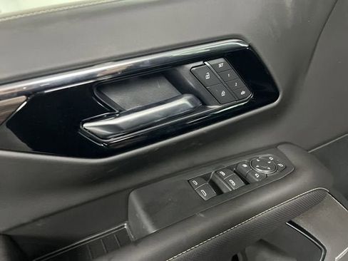 New 2025 Chevrolet Suburban Premier AWD/4WD image 24