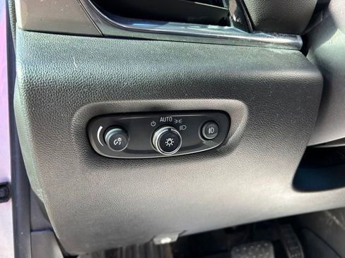 Used 2019 Chevrolet Traverse LT w/ LT Premium Package image 34