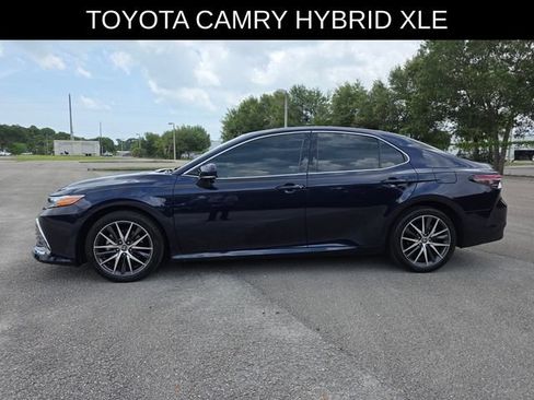 Used 2022 Toyota Camry XLE FWD image 6