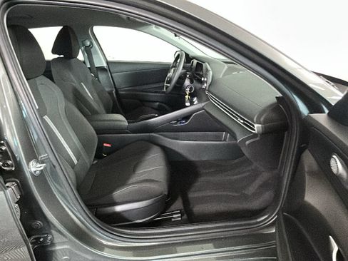 Certified 2024 Hyundai Elantra SE FWD image 34