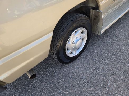 Used 2007 Ford E-350 and Econoline 350 XL RWD image 11