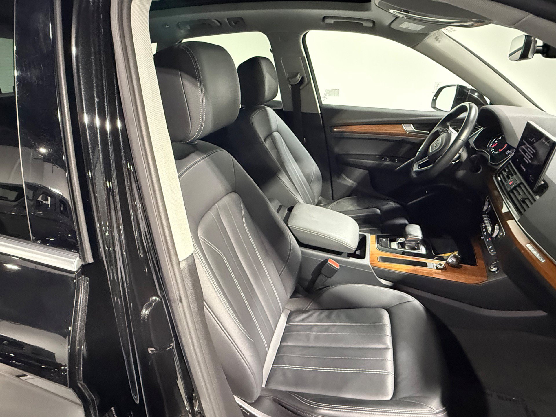 Used 2023 Audi Q5 2.0T Premium w/ Convenience Package AWD/4WD image 38