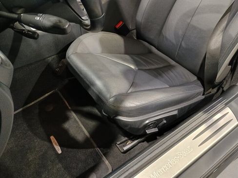 Used 2011 Mercedes-Benz SLK 300 image 18
