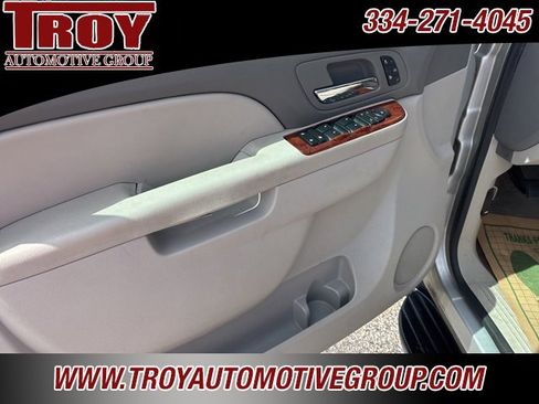 Used 2013 Chevrolet Suburban LT w/ Luxury Package image 29