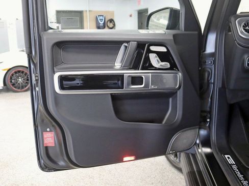 Used 2025 Mercedes-Benz G 550 image 35