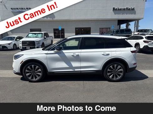 Used 2020 Lincoln Corsair Reserve image 2