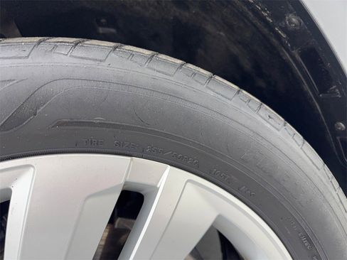 Used 2022 Volkswagen Atlas Cross Sport SE w/ Panoramic Sunroof Package image 82