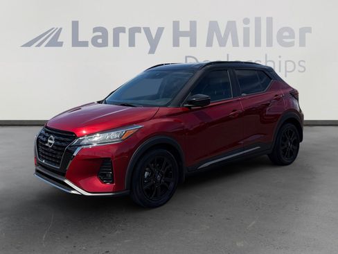 Used 2023 Nissan Kicks SR w/ SR Premium Package FWD image 1