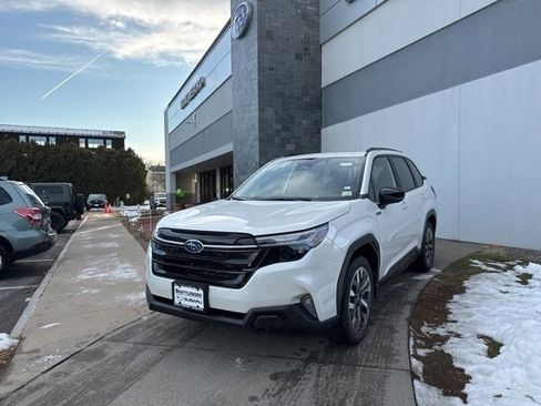 New 2025 Subaru Forester Touring image 9