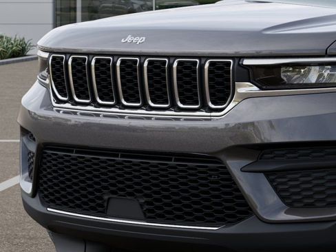 New 2026 Jeep Grand Cherokee Laredo X AWD/4WD image 12