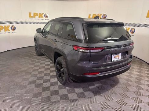 New 2026 Jeep Grand Cherokee Limited w/ Limited Altitude Package AWD/4WD image 12