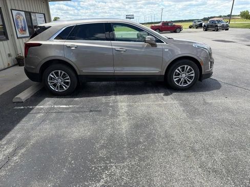 Used 2023 Cadillac XT5 Premium Luxury AWD/4WD image 2