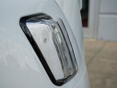 New 2025 Rolls-Royce Spectre Black Badge image 16