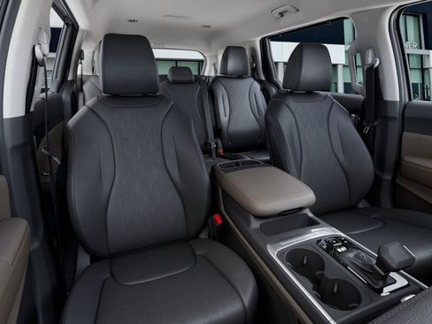 New 2026 Kia Carnival EX image 16