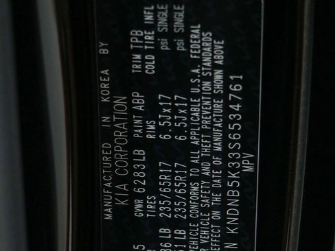 Used 2025 Kia Carnival FWD image 34