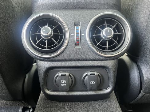 Used 2022 Kia Stinger GT1 RWD image 28