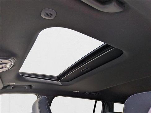 New 2025 Jeep Grand Cherokee L Laredo w/ Luxury Tech Group I image 14