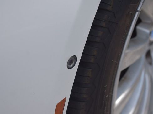 Used 2013 BMW 740Li w/ Executive Pkg image 41