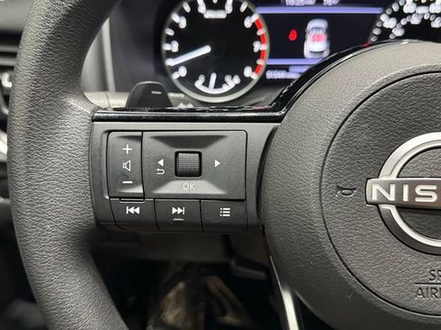 Used 2023 Nissan Rogue SV image 24