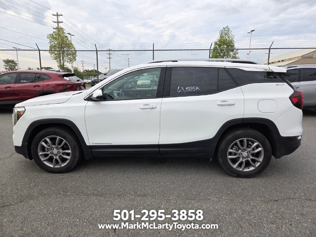 Used 2024 GMC Terrain SLT AWD/4WD image 8