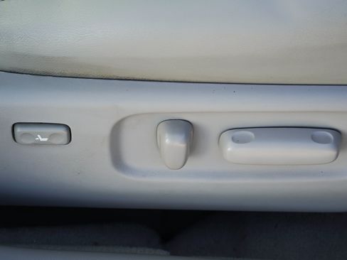 Used 2011 Toyota Avalon FWD image 27