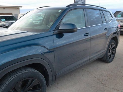 Used 2022 Volkswagen Atlas SE image 6