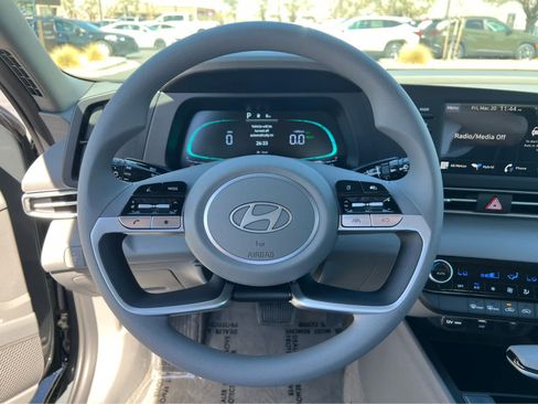 New 2026 Hyundai Elantra Hybrid FWD image 33