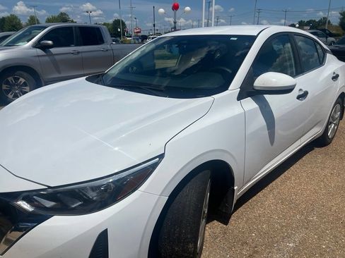 Used 2024 Nissan Sentra S FWD image 5