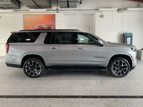 Used 2025 Chevrolet Suburban RST w/ Comfort Package RWD image 16