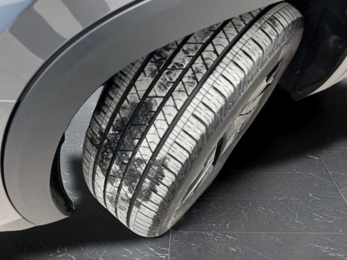 Used 2024 Volkswagen Atlas Cross Sport SE w/ Panoramic Sunroof Package image 35