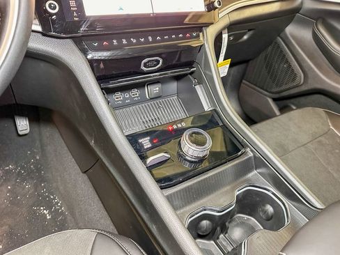 New 2026 Jeep Grand Cherokee Laredo image 28