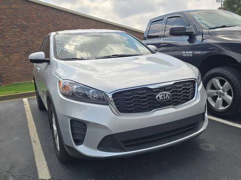 Used 2019 Kia Sorento FWD image 1