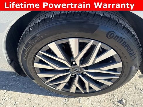 Used 2024 Nissan Altima 2.5 SV image 9