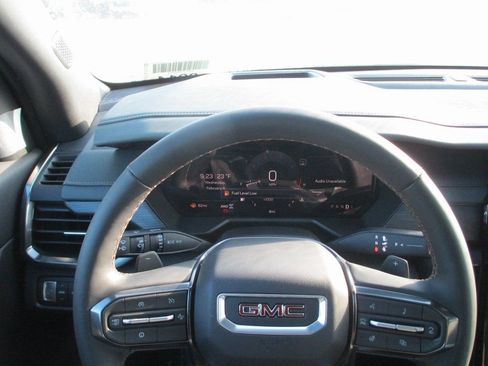 New 2026 GMC Acadia AT4 w/ Luxury Package AWD/4WD image 20