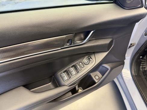 Used 2022 Honda Accord Sport image 10