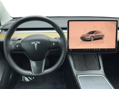 Used 2023 Tesla Model 3 Standard Range image 18