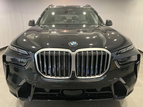 Certified 2025 BMW X7 xDrive40i w/ Executive Package AWD/4WD image 2