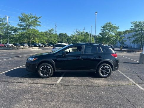 Used 2021 Subaru Crosstrek 2.0i AWD/4WD image 2