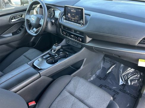 New 2026 Nissan Rogue SV FWD image 10
