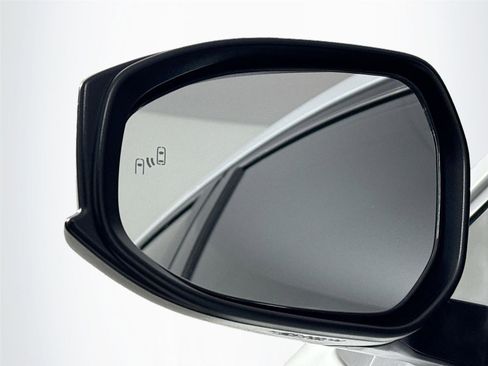 Certified 2024 Toyota Prius XLE image 5