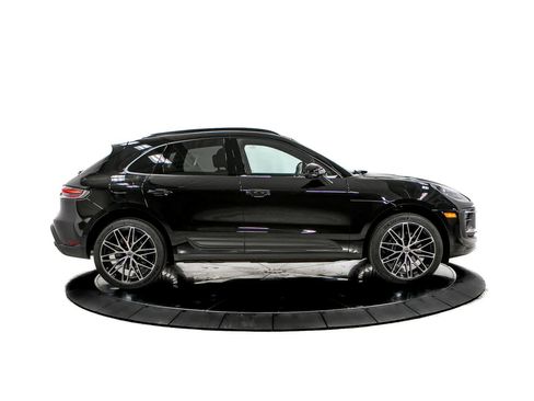 Certified 2026 Porsche Macan AWD/4WD image 8