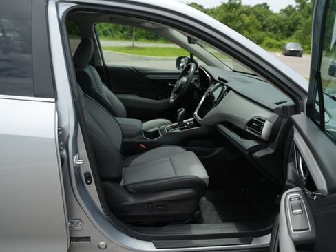 Used 2025 Subaru Outback Limited AWD/4WD image 21